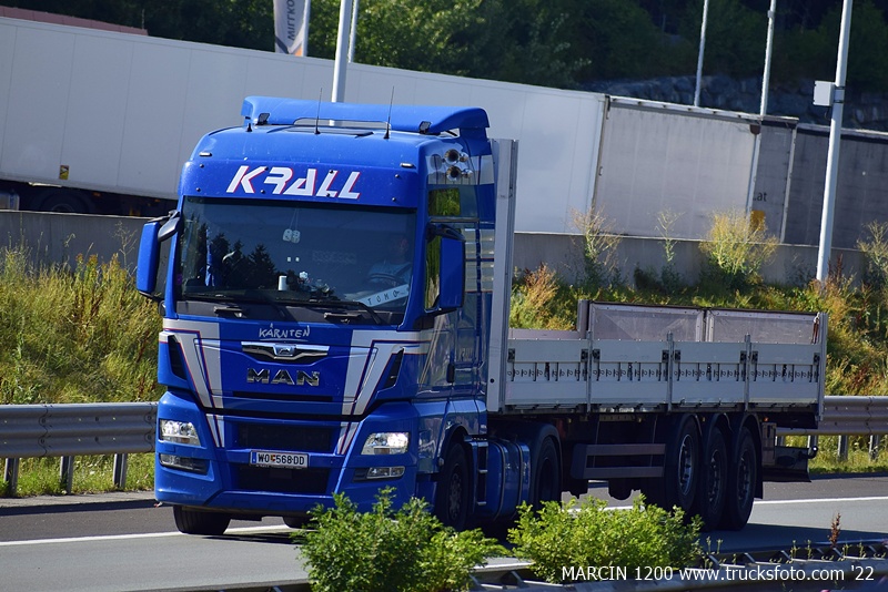 _DSC6473-crop-KRALL-MAN TGX.JPG