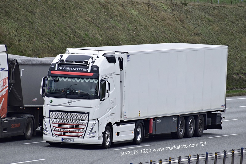 _DSC00011 (361) MAJKA-crop-VOLVO FH5.JPG