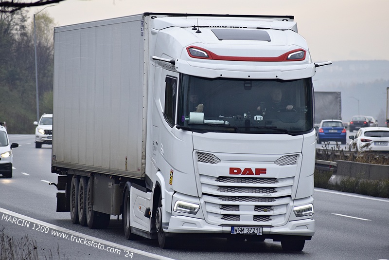 _DSC9740 MAJKA-crop-DAF.JPG