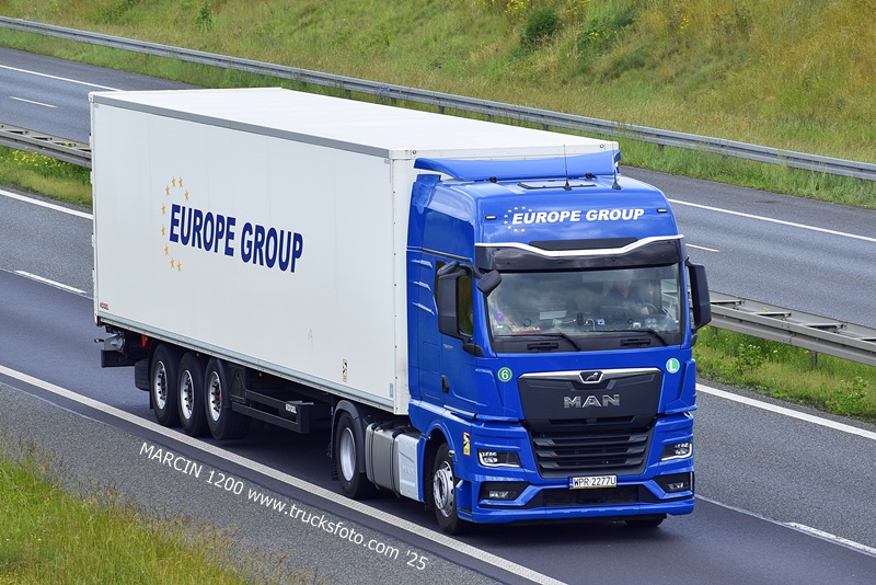 EUROPE GROUP (2)-crop-MAN TGX II.JPG