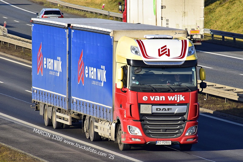 _DSC7827 E VAN WIJK-crop-DAF XF 106 II.JPG