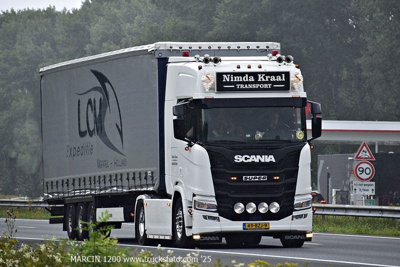 _DSC0498 NIMDA KRAAL-crop-SCANIA R NG.JPG