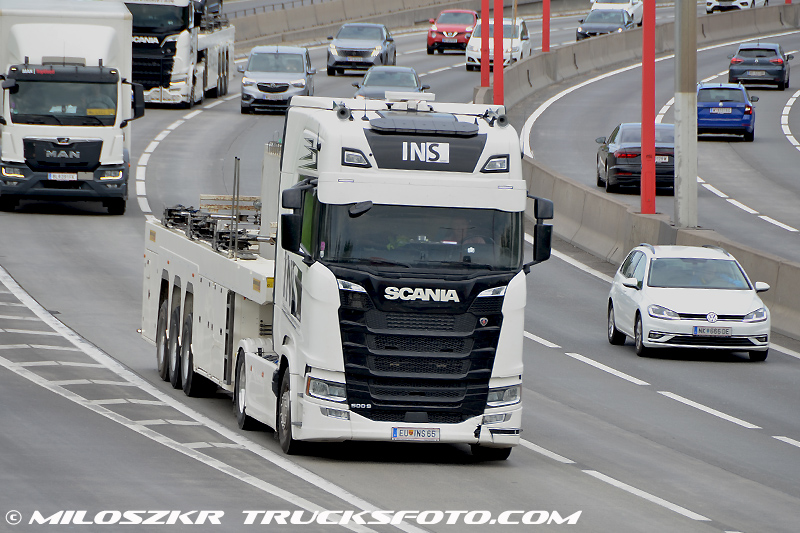 Scania_Ins_5200.JPG