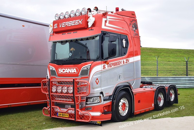 _DSC1556 S.VERBEEK-crop-SCANIA R NG V8.JPG