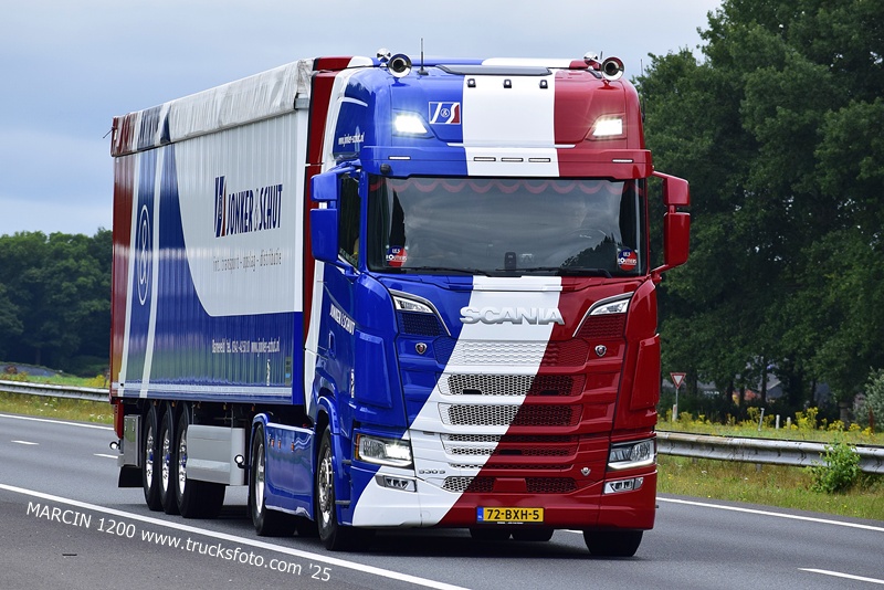 _DSC0224 JONKER&SCHUT-crop-SCANIA S530 V8.JPG