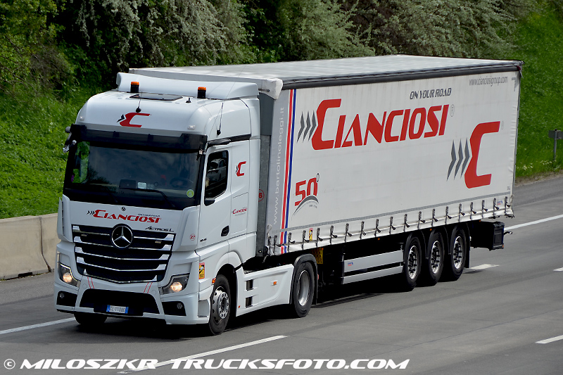 Mercedes Benz Actros MP5_Cianciosi_5287.JPG