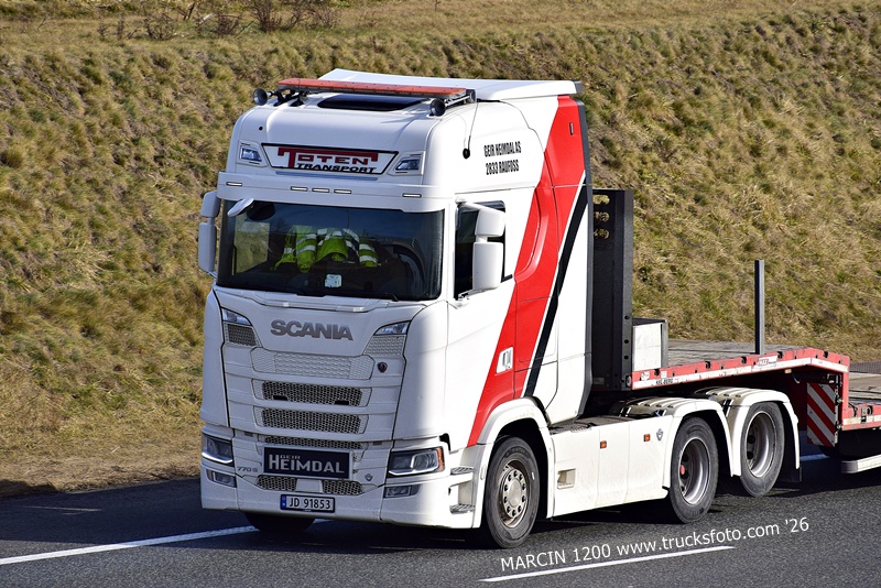 _DSC1563 TOTEN-crop-SCANIA S770 V8 Heimdal.JPG