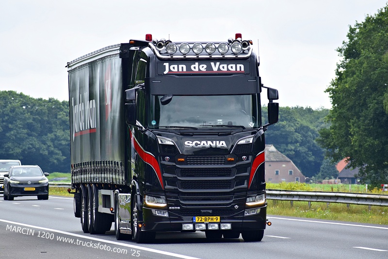 _DSC0057 JAN DE VAAN-crop-SCANIA S650 V8.JPG