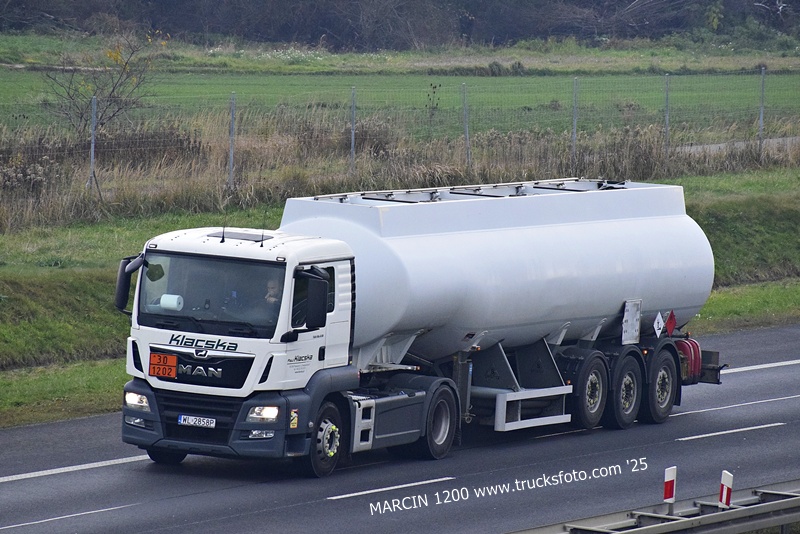_DSC5199 KLACSKA-crop-MAN TGS.JPG