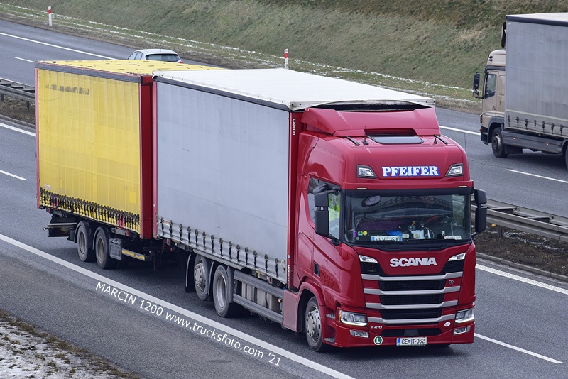 _DSC3792 PFEIFER-crop-SCANIA R410 NG.JPG