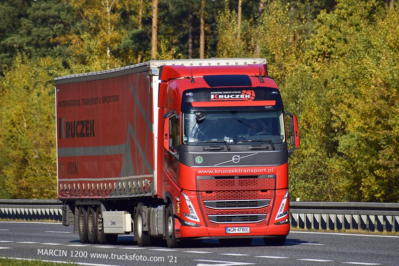 _DSC0979 KRUCZEK-crop-VOLVO FH5.JPG