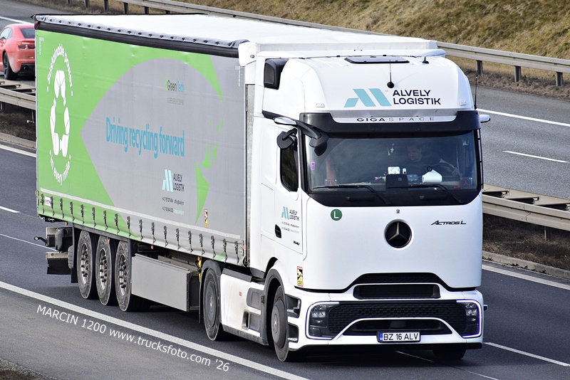 _DSC1624 ALVELY LOGISTIK-crop-ActrosL ProCabin.JPG