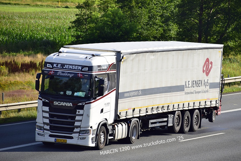 _DSC8041 K.E.JENSEN-crop-SCANIA S420.JPG
