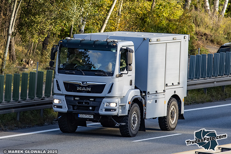 MAN TGM Policja.jpg