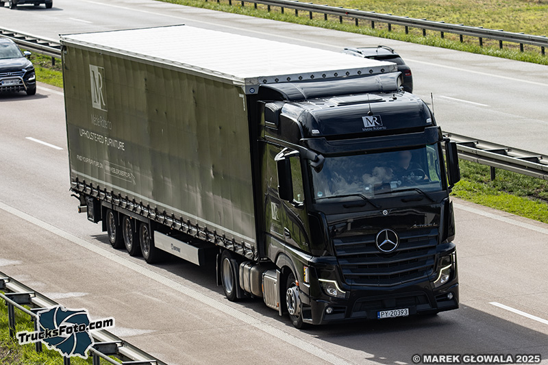 Mercedes-Benz Actros L - Meble Roberto.jpg