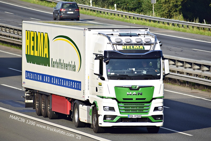 _DSC8370 HELMA-crop-MAN TGX II.JPG