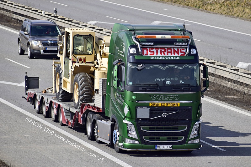 _DSC2674 DSTRANS-crop-VOLVO FH4.JPG
