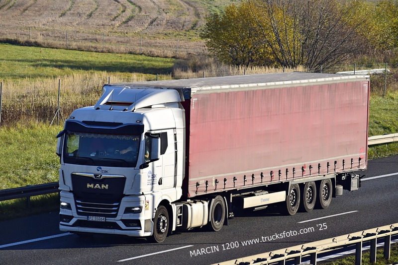 _DSC3816 IZAK-crop-MAN TGX II.JPG