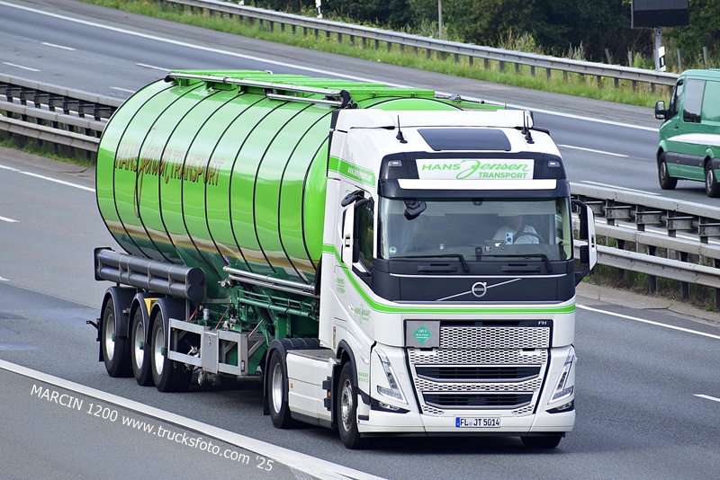 _DSC8537 HANS JENSEN TRANSPORT-crop-VOLVO FH5.JPG