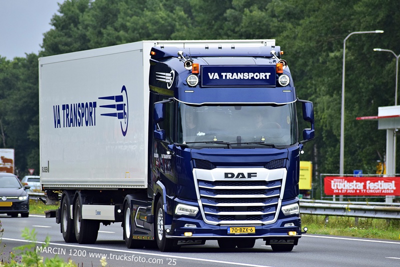 _DSC0393 VA TRANSPORT-crop-DAF XF.JPG