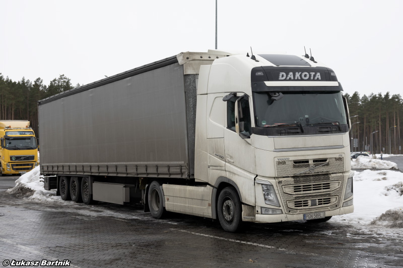 Volvo FH Dakota.jpg