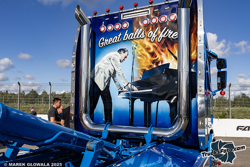 Scania R590 Molanders The Killer.jpg