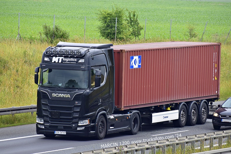 _DSC00011 (919) MT LOGISTICS-crop-SCANIA S520 V8.JPG