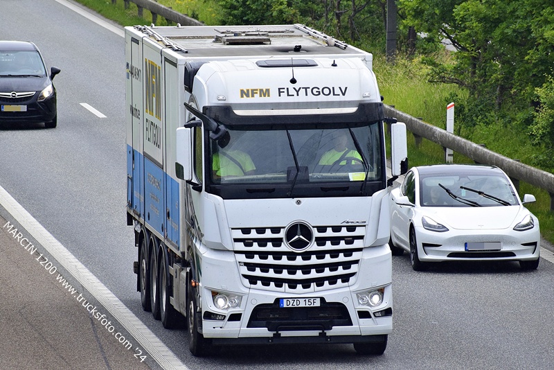 _DSC4483 NFM FLYTGOLV-crop-Mercedes-Benz Arocs.JPG