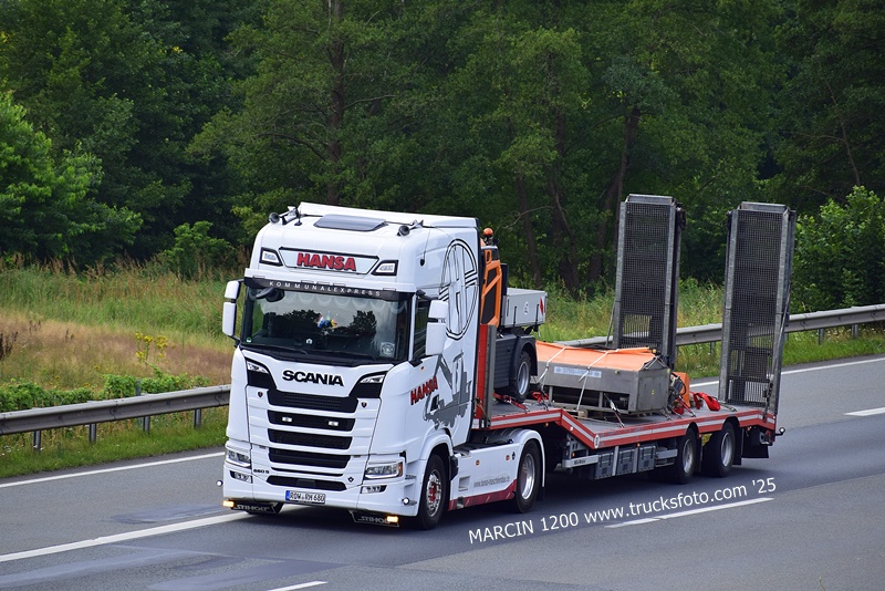 _DSC8896 HANSA-crop-SCANIA S660 V8.JPG