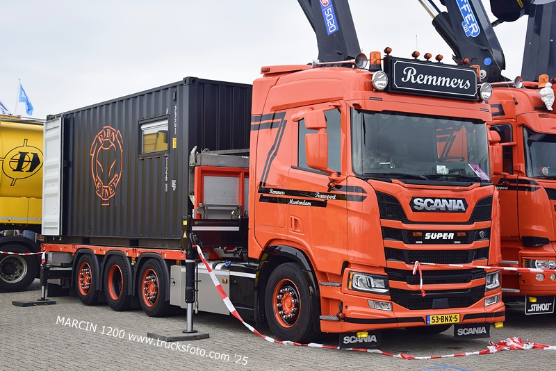 _DSC1545 REMMERS-crop-SCANIA R NG.JPG