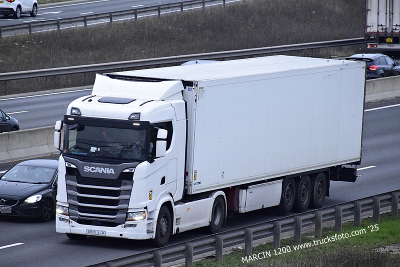 _DSC0599 MAROCCO-crop-SCANIA S 500.JPG