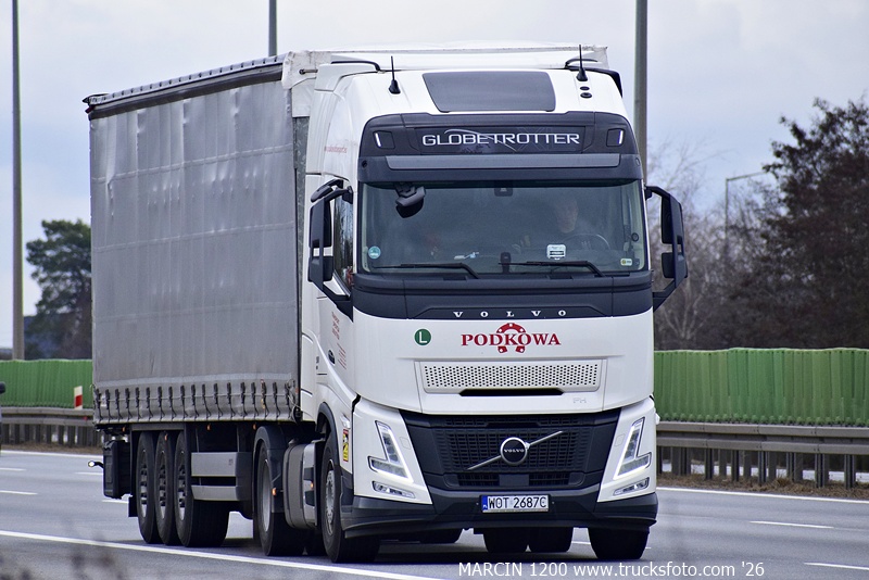 _DSC1760 PODKOWA-crop-VOLVO FH AERO.JPG