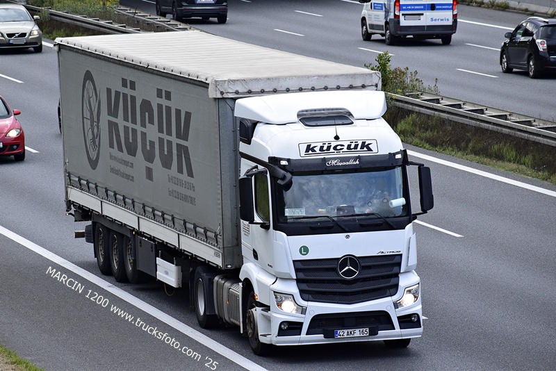 _DSC1946 KUCUK-crop-ActrosL MP5.JPG