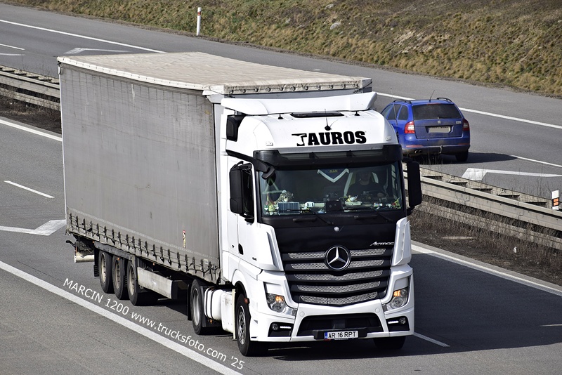 _DSC2496 TAUROS-crop-ACTROS MP4.JPG