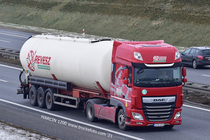 _DSC3693 REVESZ-crop-DAF XF 106 II.JPG