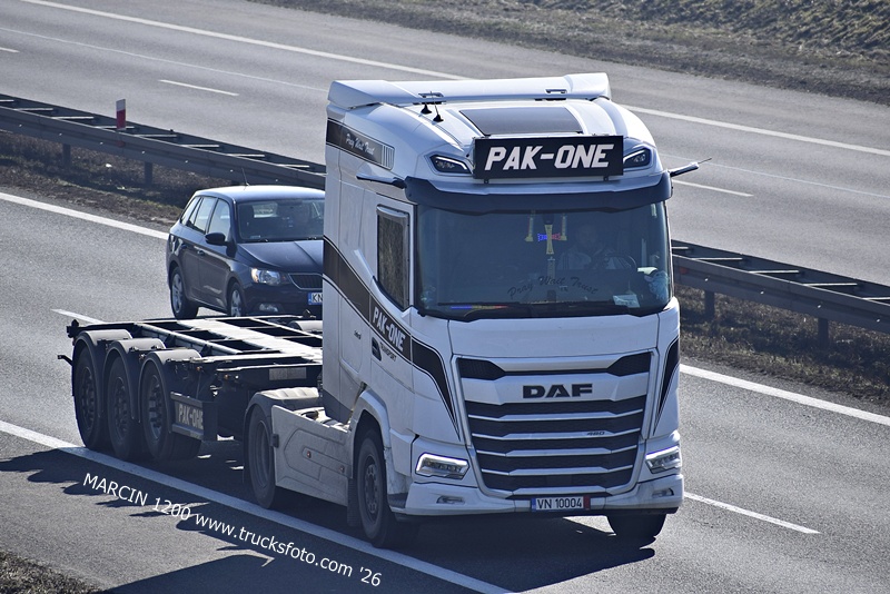 _DSC2118 PAK-ONE-crop-DAF XG.JPG