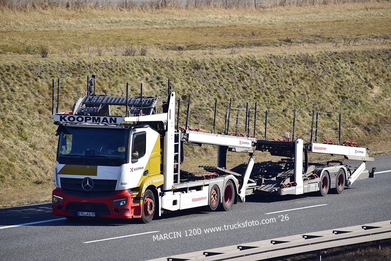 _DSC2219 KOOPMAN-crop-ACTROS.JPG