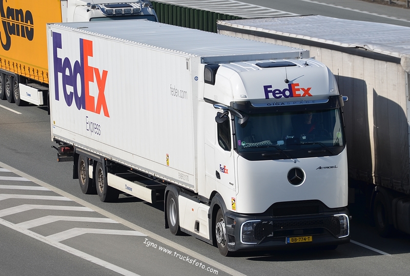 fedex2.JPG