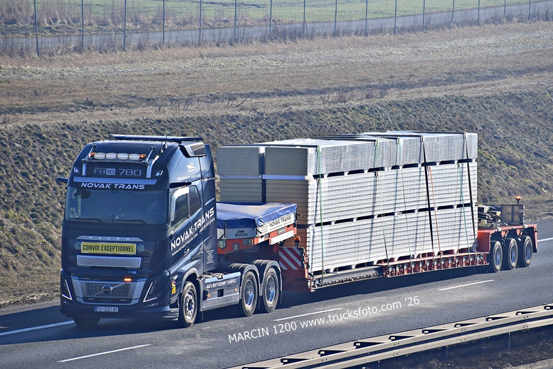 _DSC2027 NOVAK TRANS-crop-VOLVO FH16 AERO 780.JPG