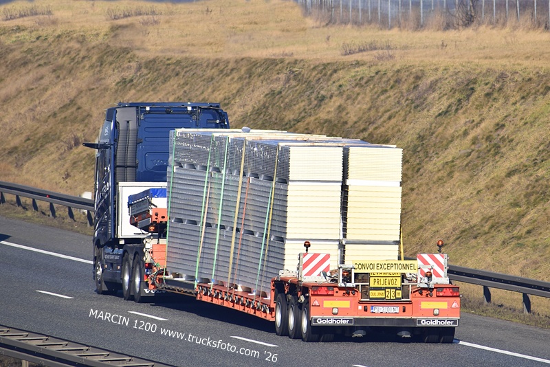 _DSC2029 NOVAK TRANS-crop-VOLVO FH16 AERO 780-GOLDHOFER.JPG