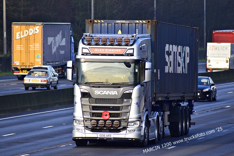 _DSC9551 GLEN GIBBARD-crop-SCANIA S660 V8.JPG
