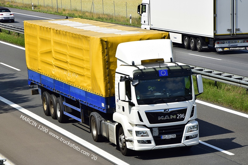 _DSC2000 GUSE-crop-MAN.JPG