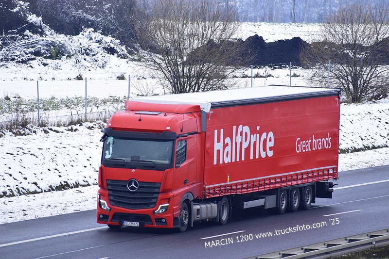 _DSC5877 HALFPRICE-crop-ACTROS MP5.JPG