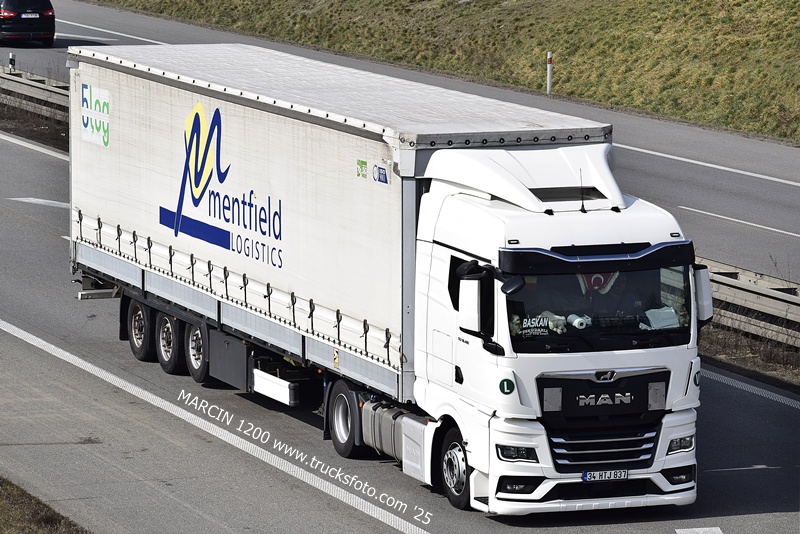 _DSC2670 MENTFIELD LOGISTICS-crop-MAN TGX II.JPG