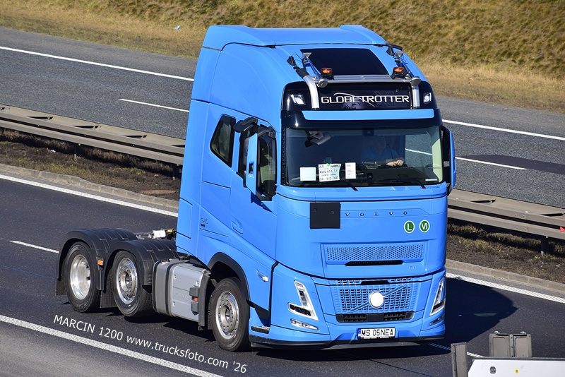 _DSC2651 Alex Trans-crop-VOLVO FH AERO.JPG