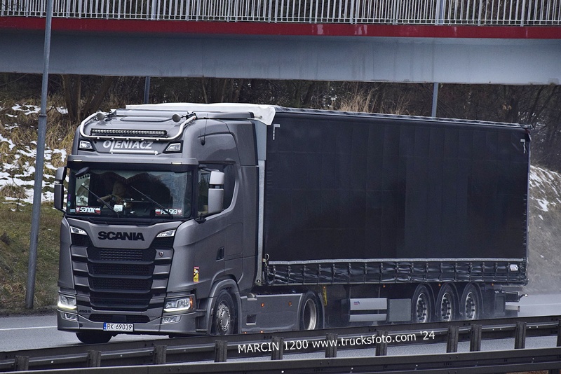 _DSC00011 (2742) OLENIACZ-crop-SCANIA S.JPG
