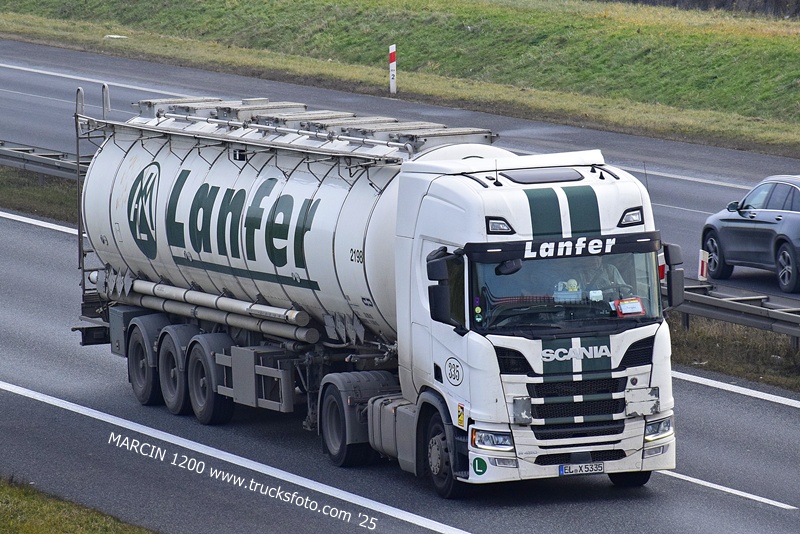 _DSC8809 LANFER-crop-SCANIA R NG.JPG