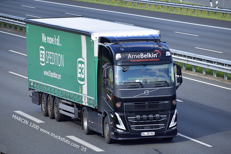 _DSC7991 ARNE BELKIN-crop-VOLVO FH5.JPG