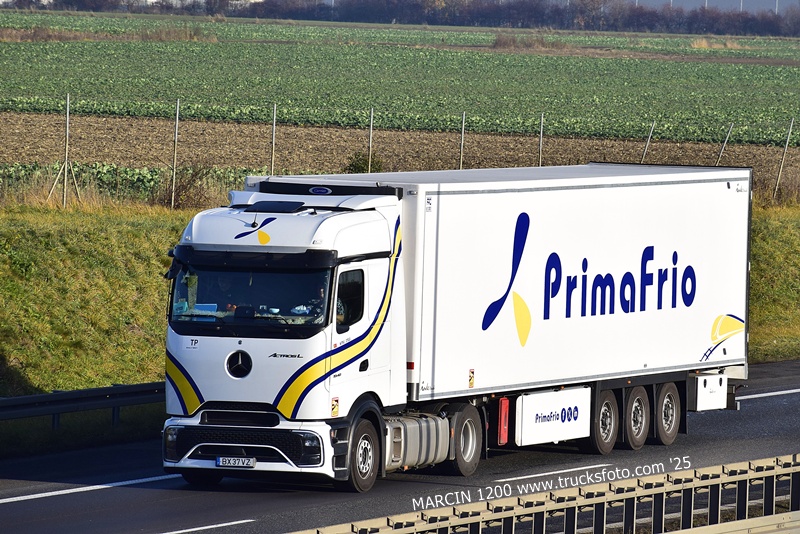 _DSC7295 PRIMA FRIO-crop-ActrosL ProCabin.JPG