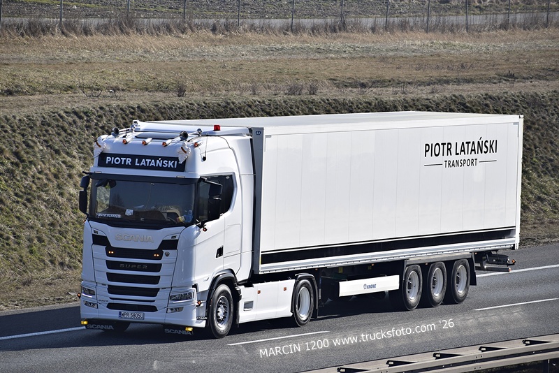 _DSC2818 Piotr Latański-crop-SCANIA S.JPG